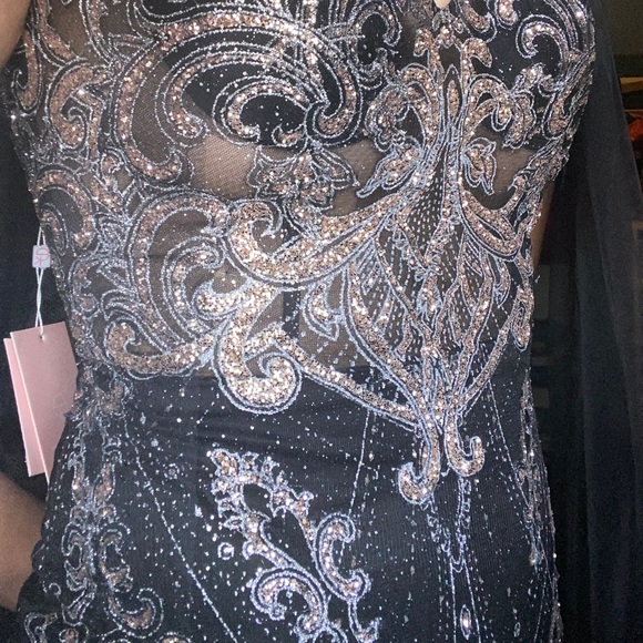 ✨PROM DRESS✨ - Picture 3 of 11